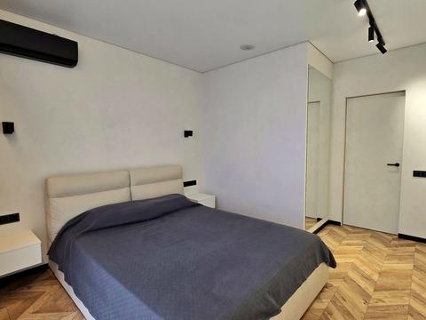 квартира за адресою Дніпровська набережна вул., 16-Д