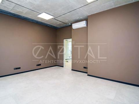 комерційна за адресою Джона Маккейна вул. (Івана Кудрі), 26