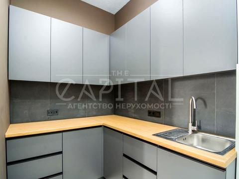 комерційна за адресою Джона Маккейна вул. (Івана Кудрі), 26