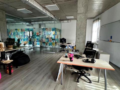 коммерческая по адресу Камʼянецька ул., 1а