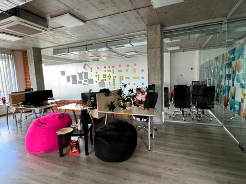 коммерческая по адресу Камʼянецька ул., 1а