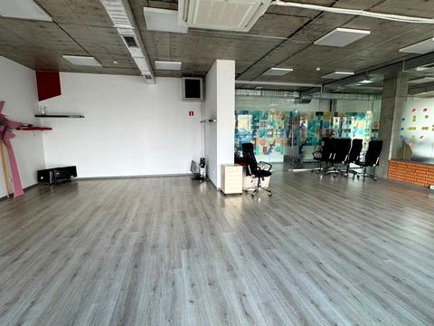 коммерческая по адресу Камʼянецька ул., 1а