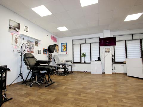 комерційна за адресою Іллі Кокорудза вул., 1