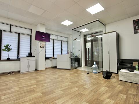 комерційна за адресою Іллі Кокорудза вул., 1