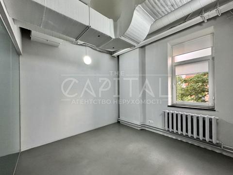 коммерческая по адресу Леси Украинки бульв., 32б