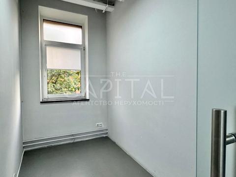 коммерческая по адресу Леси Украинки бульв., 32б