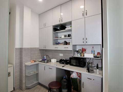 комерційна за адресою Іллі Кокорудза вул., 1