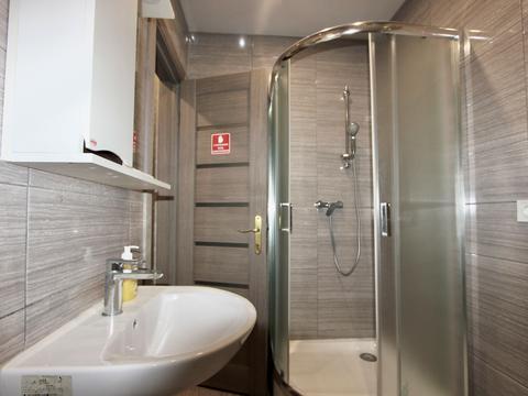 комерційна за адресою Іллі Кокорудза вул., 1