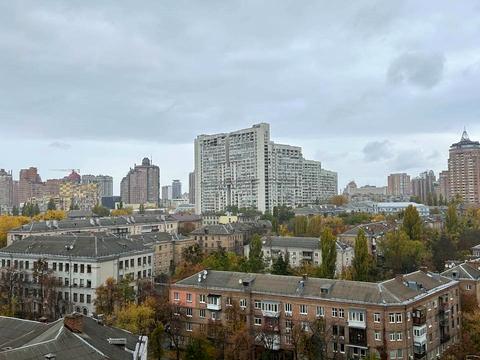 квартира за адресою Джона Маккейна вул. (Івана Кудрі), 26