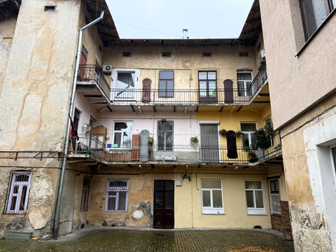 коммерческая по адресу Городоцкая ул., 52