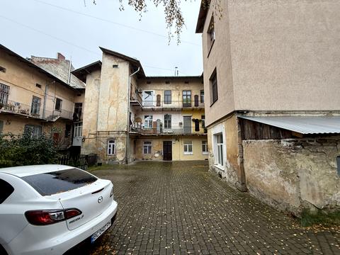 коммерческая по адресу Городоцкая ул., 52