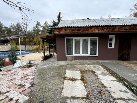 будинок за адресою с. Піщане, Андрія Болтушенка