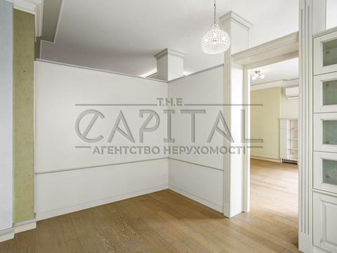 комерційна за адресою Кловський узвіз, 7а