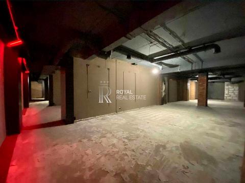 комерційна за адресою Лесі Українки бульв., 7-А