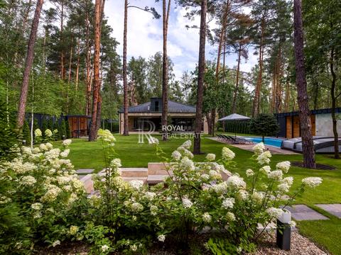 дом по адресу Плютовская ул.