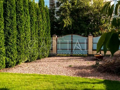 будинок за адресою вишнева, 1