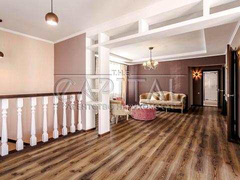 будинок за адресою вишнева, 1