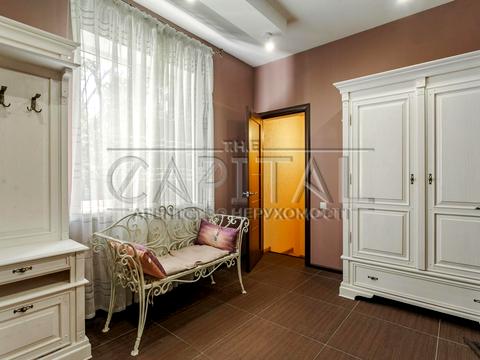 будинок за адресою вишнева, 1