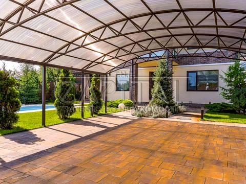 дом по адресу вул. Андріївська, 1