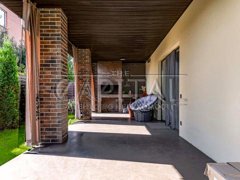 дом по адресу вул. Андріївська, 1