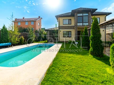 дом по адресу вул. Андріївська, 1