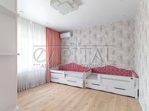 дом по адресу вул. Андріївська, 1