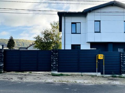 будинок за адресою Є. Коновальця