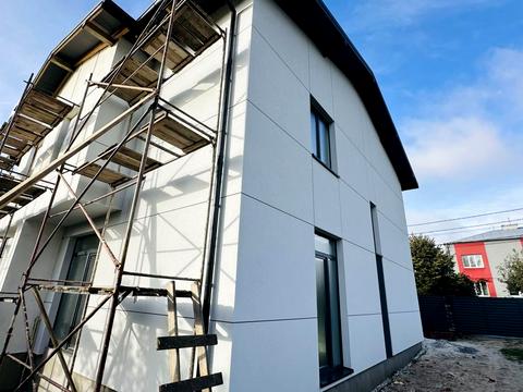 будинок за адресою Є. Коновальця