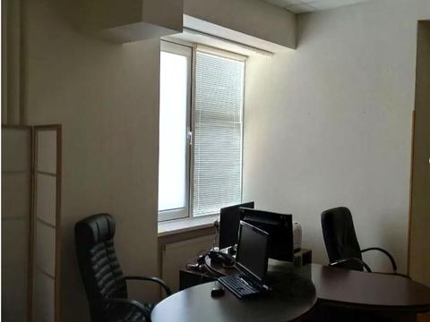 комерційна за адресою Почайнинська вул., 70