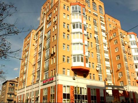 комерційна за адресою Почайнинська вул., 70