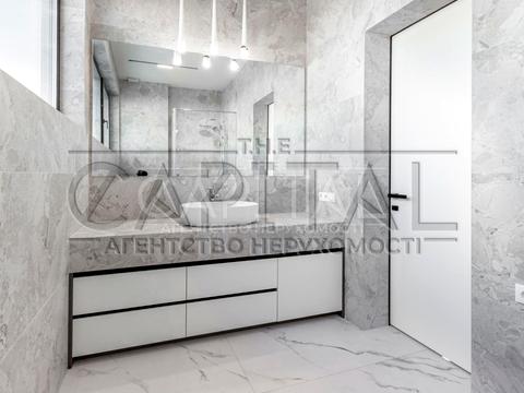 будинок за адресою Соборна вул. (), 10-Д