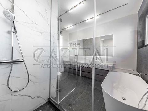 будинок за адресою Соборна вул. (), 10-Д