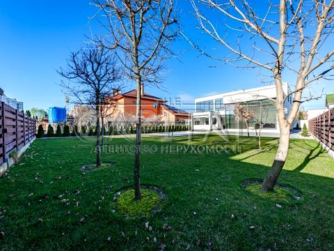 будинок за адресою Соборна вул. (), 10-Д