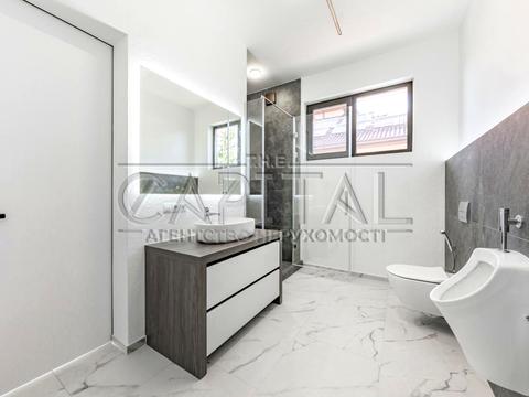 будинок за адресою Соборна вул. (), 10-Д