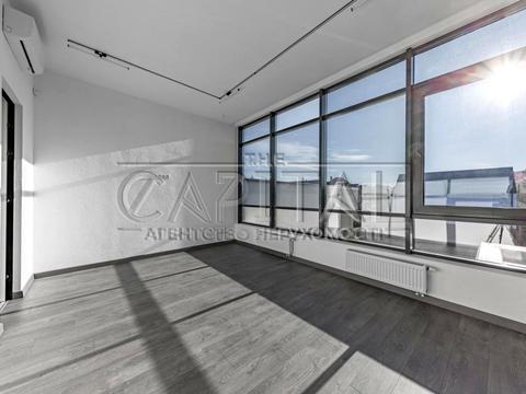 будинок за адресою Соборна вул. (), 10-Д