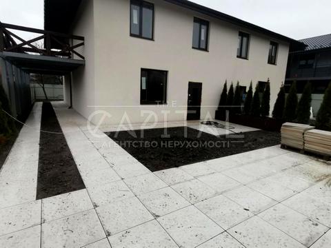 будинок за адресою Центральна вул., 1