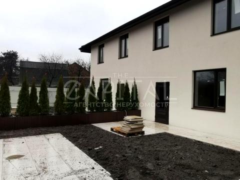 будинок за адресою Центральна вул., 1