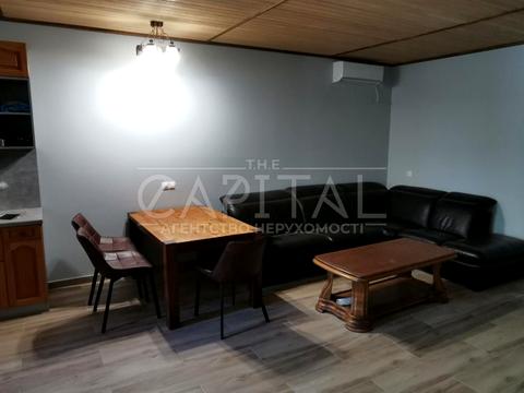 будинок за адресою Центральна вул., 1