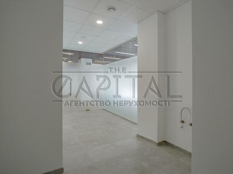 комерційна за адресою Лєскова вул., 9