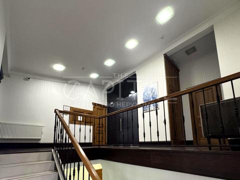 комерційна за адресою Жилянська вул., 72