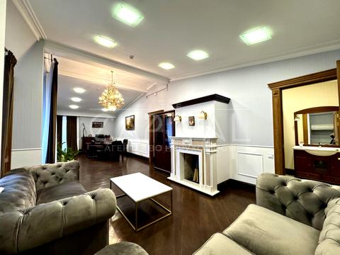 комерційна за адресою Жилянська вул., 72