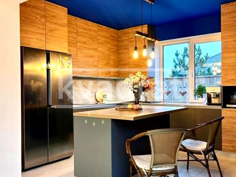 дом по адресу Центральна