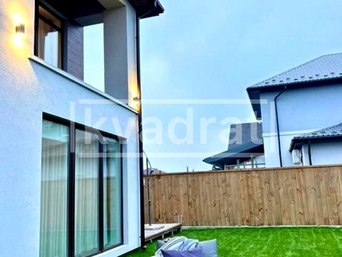 дом по адресу Центральна