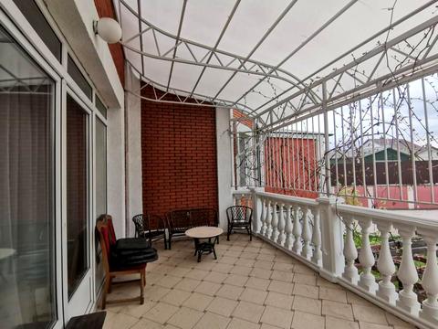 будинок за адресою Євгена Плужника вул.