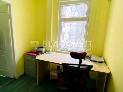 комерційна за адресою Паньківська вул., 10б