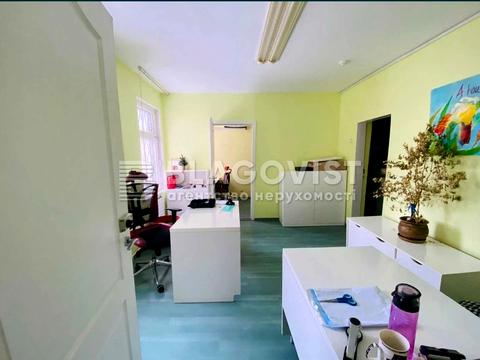 комерційна за адресою Паньківська вул., 10б