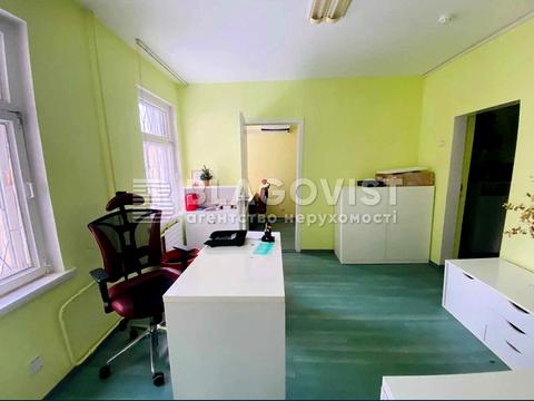 комерційна за адресою Паньківська вул., 10б