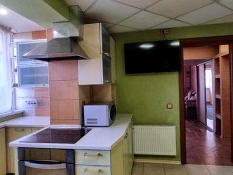 квартира за адресою Лариси Руденко вул., 10