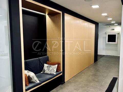 комерційна за адресою Саксаганського вул., 3