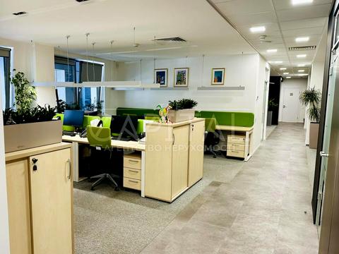 комерційна за адресою Саксаганського вул., 3